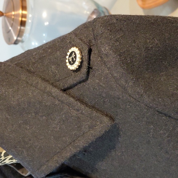 Elegant Black Long Coat with Button Details - Picture 6 of 13